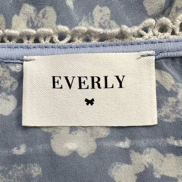 Everly Floral Blue Front Tie Swiss Dot Flared Sleeves Top, Size Small - Picture 12 of 13